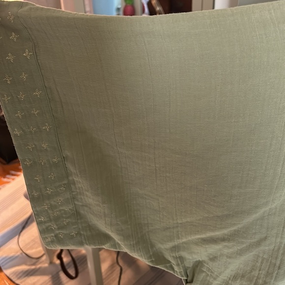 Powder (brand) green robe with chain. Brand new. - Picture 4 of 5